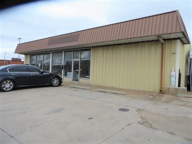 302 W Kansas Ave, Chickasha, OK 73018